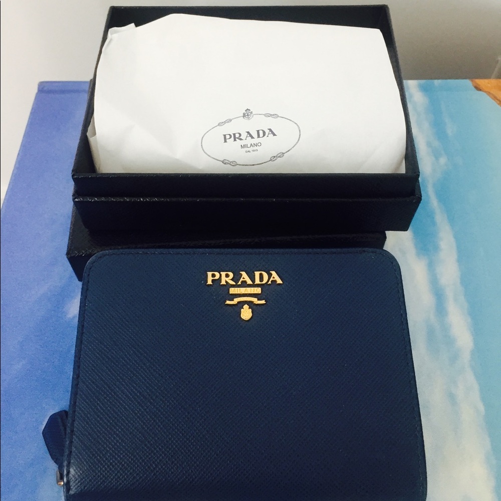 PRADA Leather Wallet - Picture 2 of 8